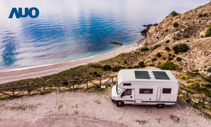 「可撓輕量化太陽光電板SunCurva」使用輕量特殊耐候型複合板取代傳統太陽能板的玻璃前板，不僅降低70%重量，每米平方僅3Kg；具有抗衝擊性能及通過電磁相容性測試，可應用於交通運輸工具，如露營車、遊艇等